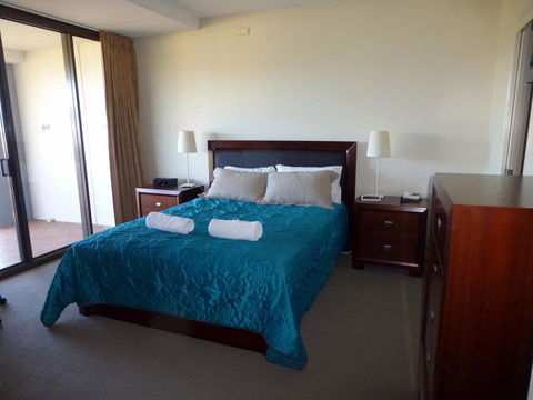 The Oasis Apartments - Maitland Accommodation 6