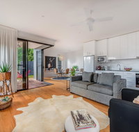 Sam's Buderim Mountain Guest House - Maitland Accommodation