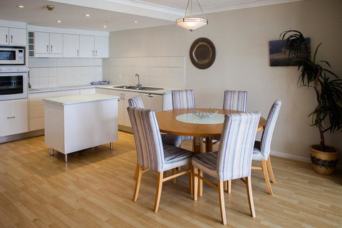 Elouera Tower - Maitland Accommodation 23