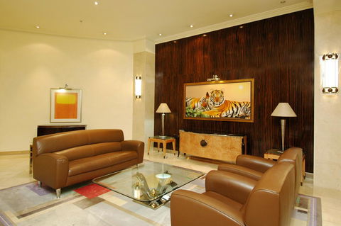 Chevron Renaissance - HR Surfers Paradise - Maitland Accommodation 24