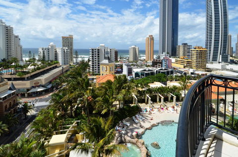 Chevron Renaissance - HR Surfers Paradise - Maitland Accommodation 30