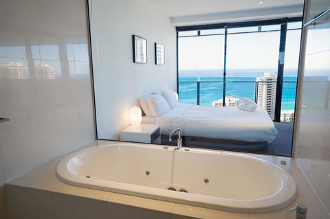 Circle On Cavill Surfers Paradise Apartments-Holiday Paradise - Maitland Accommodation 12