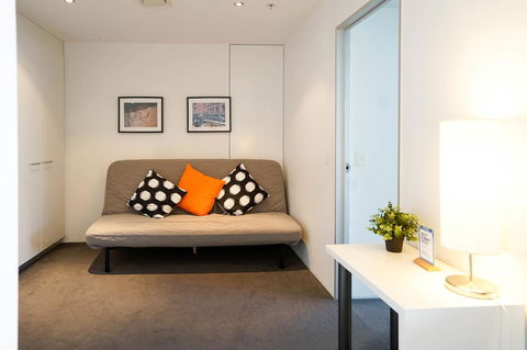 Circle On Cavill Surfers Paradise Apartments-Holiday Paradise - Maitland Accommodation 8