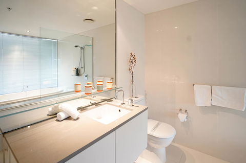 Circle On Cavill Surfers Paradise Apartments-Holiday Paradise - Maitland Accommodation 0