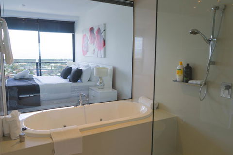 Circle On Cavill Surfers Paradise Apartments-Holiday Paradise - Maitland Accommodation 4