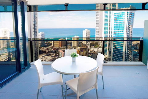 Circle On Cavill Surfers Paradise Apartments-Holiday Paradise - Maitland Accommodation 2