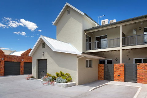 Waterstreet Apartment - Maitland Accommodation 3