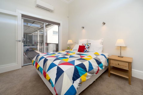 Waterstreet Apartment - Maitland Accommodation 0