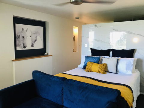 Waves And White Horses Seaview Retreat (adults Only) - Maitland Accommodation 2