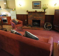 Wintarni Olives Cottage - Maitland Accommodation