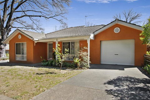 Wood Street Central - Central Location! - Maitland Accommodation 0