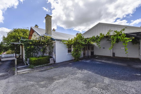 Wyatt Guest House - Maitland Accommodation 1