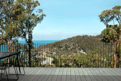 WYE UP - Through The Treetops. Out To The Sea. - Maitland Accommodation 0