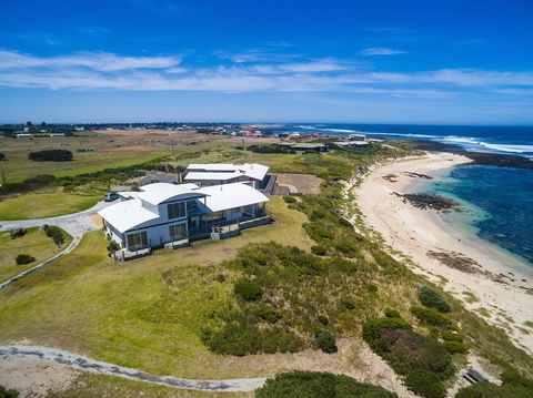 Wytonia Beachfront Accommodation - Maitland Accommodation 0