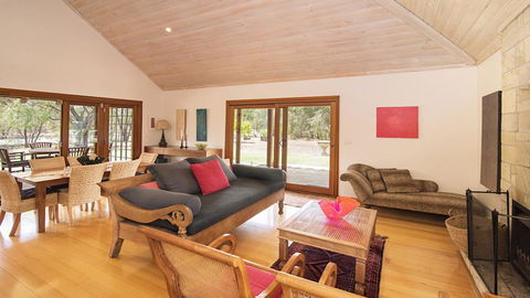 Yallingup Retreat - Maitland Accommodation 3