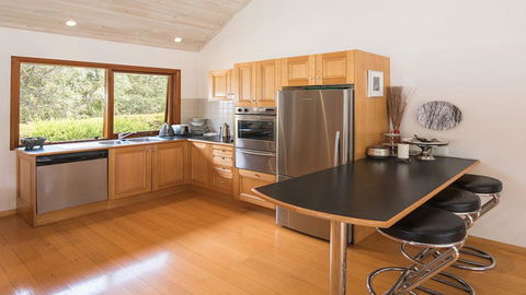 Yallingup Retreat - Maitland Accommodation 1
