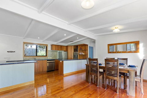 YARRABEE - The Perfect Getaway! - Maitland Accommodation 1