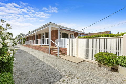 YIN-YANG - MOUNT ELIZA - Maitland Accommodation 3