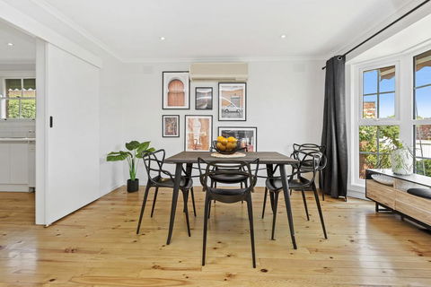 YIN-YANG - MOUNT ELIZA - Maitland Accommodation 0