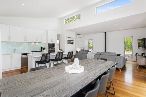 YOU, ME AND THE SEA - BLAIRGOWRIE - Maitland Accommodation 0