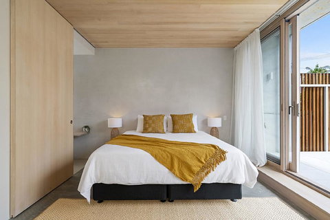 Your Luxury Escape - Driftwood Two At Clarkes Beach - Maitland Accommodation 3