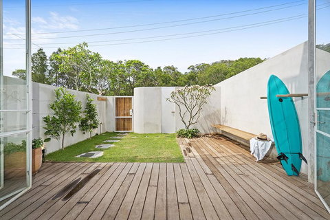 Your Luxury Escape - Driftwood Two At Clarkes Beach - Maitland Accommodation 2