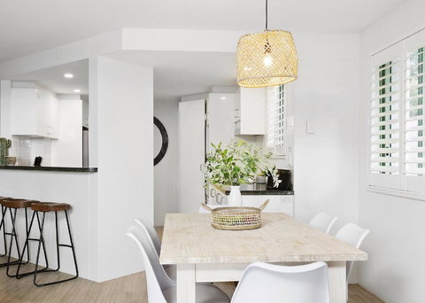 Your Luxury Escape - Karinya At Surfside - Maitland Accommodation 1