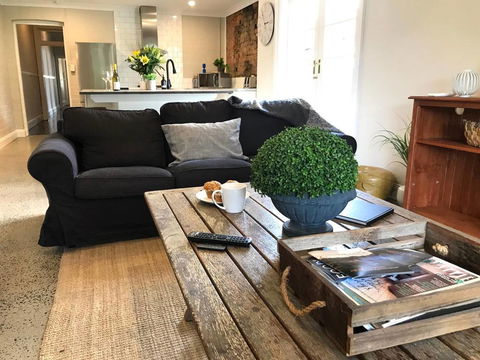 YSG The Edward Townhouse 151 - Walk To Town - Maitland Accommodation 0