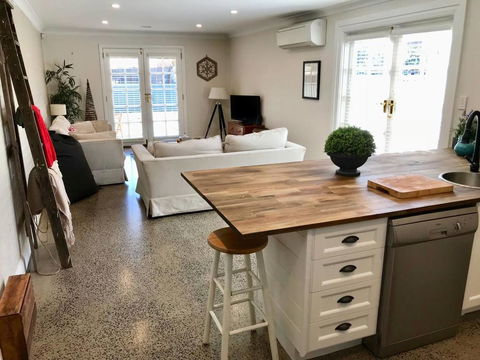 YSG The Edward Townhouse 153 - Walk To Town - Maitland Accommodation 0