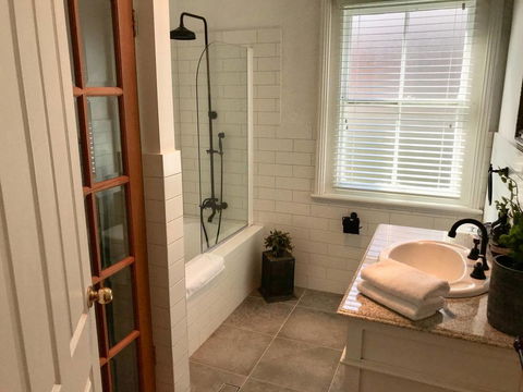 YSG The Edward Townhouse 153 - Walk To Town - Maitland Accommodation 2