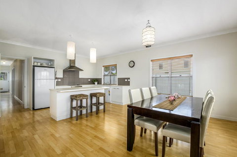 Zaahira House - Maitland Accommodation 3