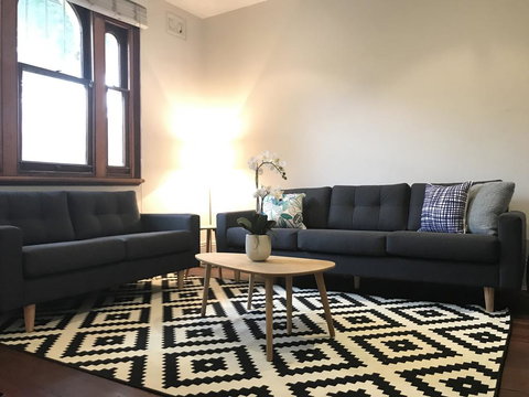 Zaara - Maitland Accommodation 2