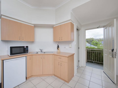 Zenith Studio, Unit 4/10 Messines Street - Maitland Accommodation 1