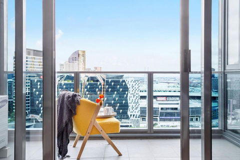 A 2BR Apt With Harbour Views And FREE Parking - Maitland Accommodation 0