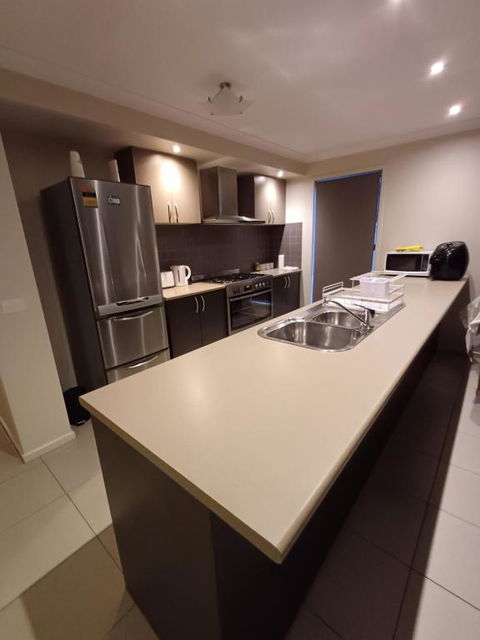 A Beautiful And Spacious Home. - Maitland Accommodation 3