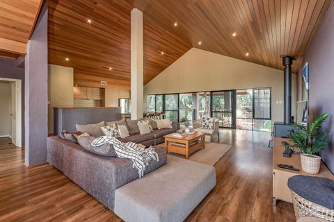 A Bush Utopia - Maitland Accommodation 3