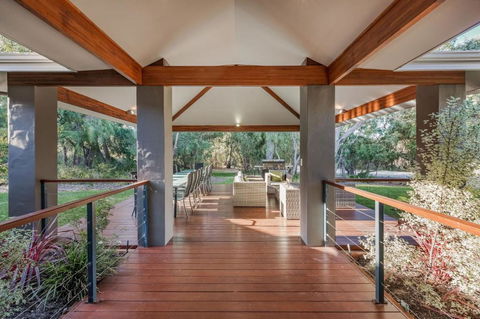 A Bush Utopia - Maitland Accommodation 2