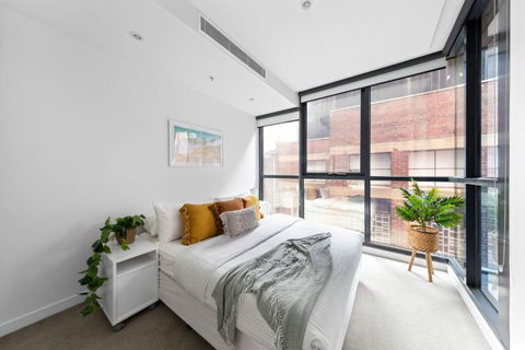 A Chic & Comfy 2BR Apt Near Federation Square - Maitland Accommodation 0