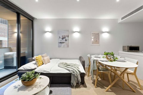 A Chic & Comfy 2BR Apt Near Federation Square - Maitland Accommodation 1