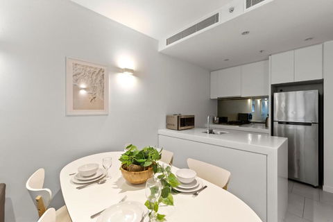 A Chic & Comfy 2BR Apt Near Federation Square - Maitland Accommodation 2