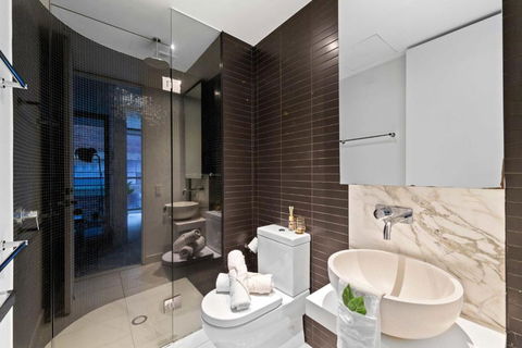 A Chic & Comfy 2BR Apt Near Federation Square - Maitland Accommodation 3