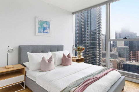 A Chic & Lovely 2BR Apt CBD With City Views - Maitland Accommodation 0