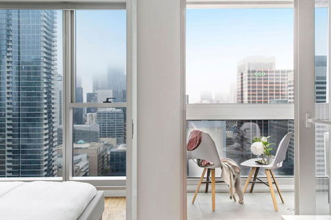 A Chic & Lovely 2BR Apt CBD With City Views - Maitland Accommodation 4