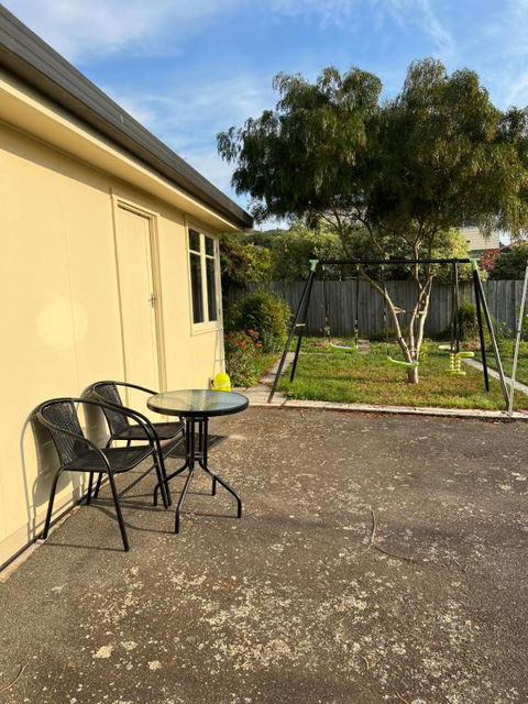 A Lovely Studio In Kings Meadows - Maitland Accommodation 4