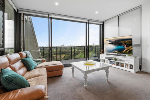 A Taste Of Paradise In Inner City Suburbia - Maitland Accommodation 0