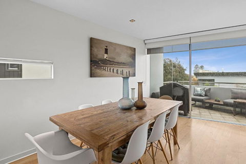 A Touch Of Class - Maitland Accommodation 3