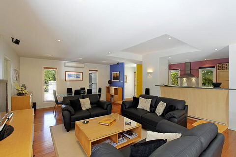 A Perfect Stay - Abode At Byron - Maitland Accommodation 3