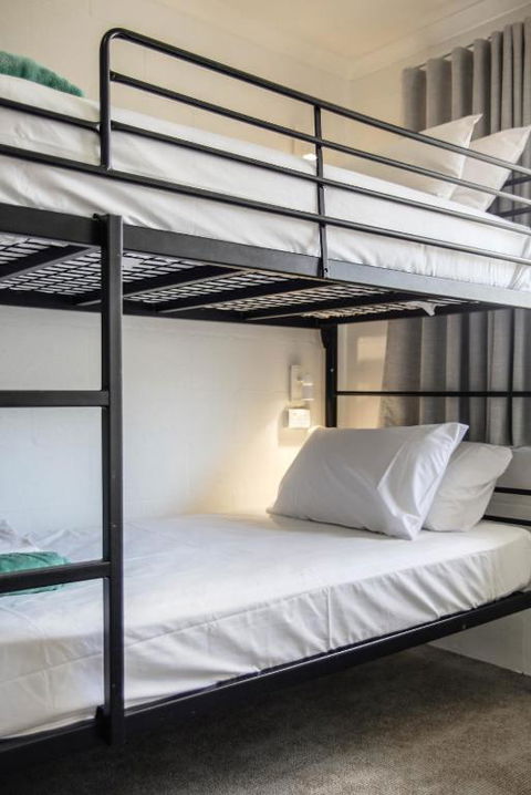 Abode Mooloolaba, Backpackers & Motel Rooms - Maitland Accommodation 1