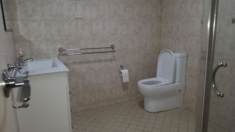 About Town Cottages - Maitland Accommodation 4