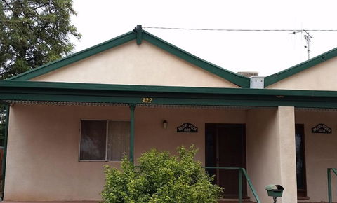 About Town Cottages - Maitland Accommodation 3